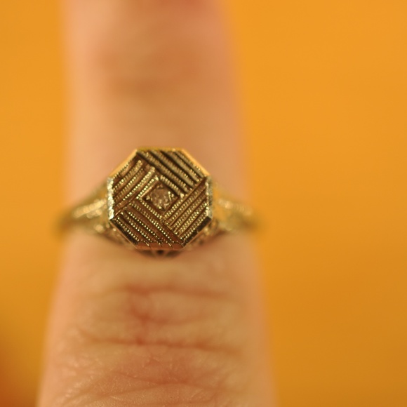 Vintage 18K Diamond Solitaire 1920's Size 5 1/2 Gold Classic Statement Ring